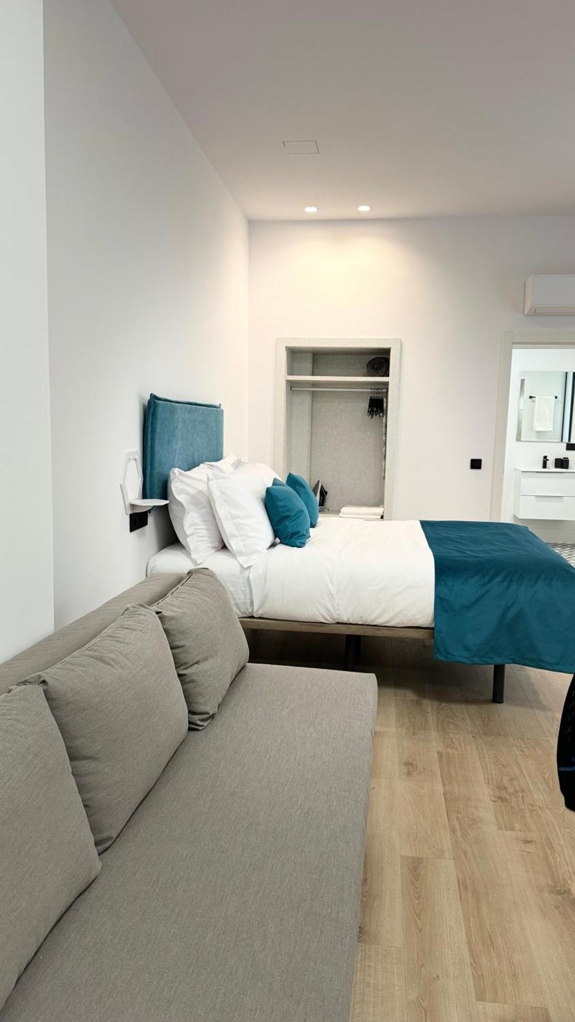 Happy Life Aparthotel
